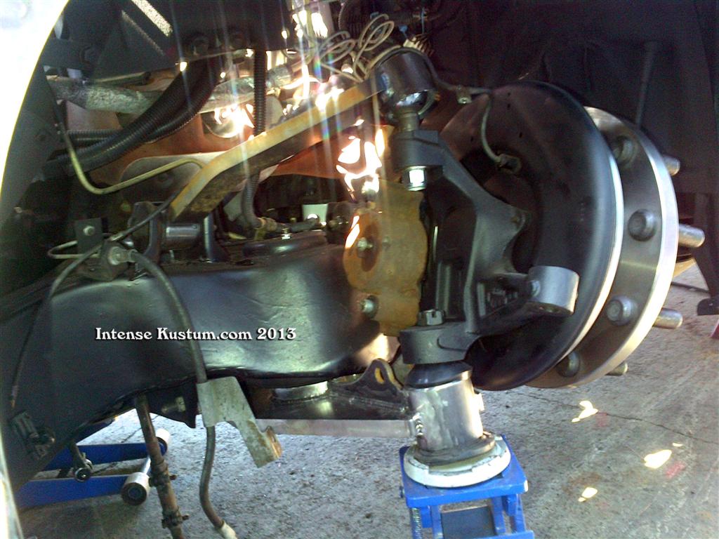 Chevy Dually in for Air ride and 22's